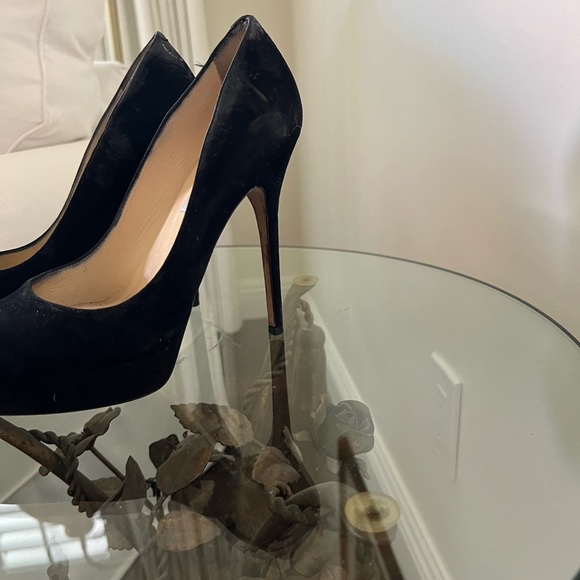 Black suede Jimmy Choo pumps - Picture 2 of 3
